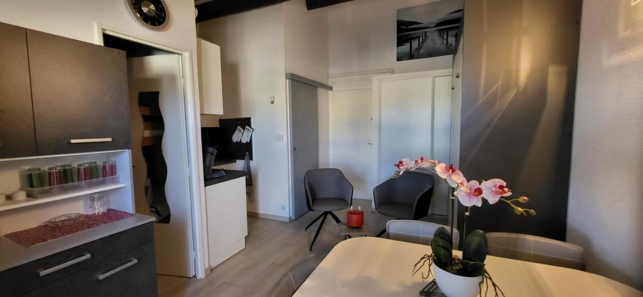 Appart Clim Et Parking - Entree Quartier Naturiste Appartement *